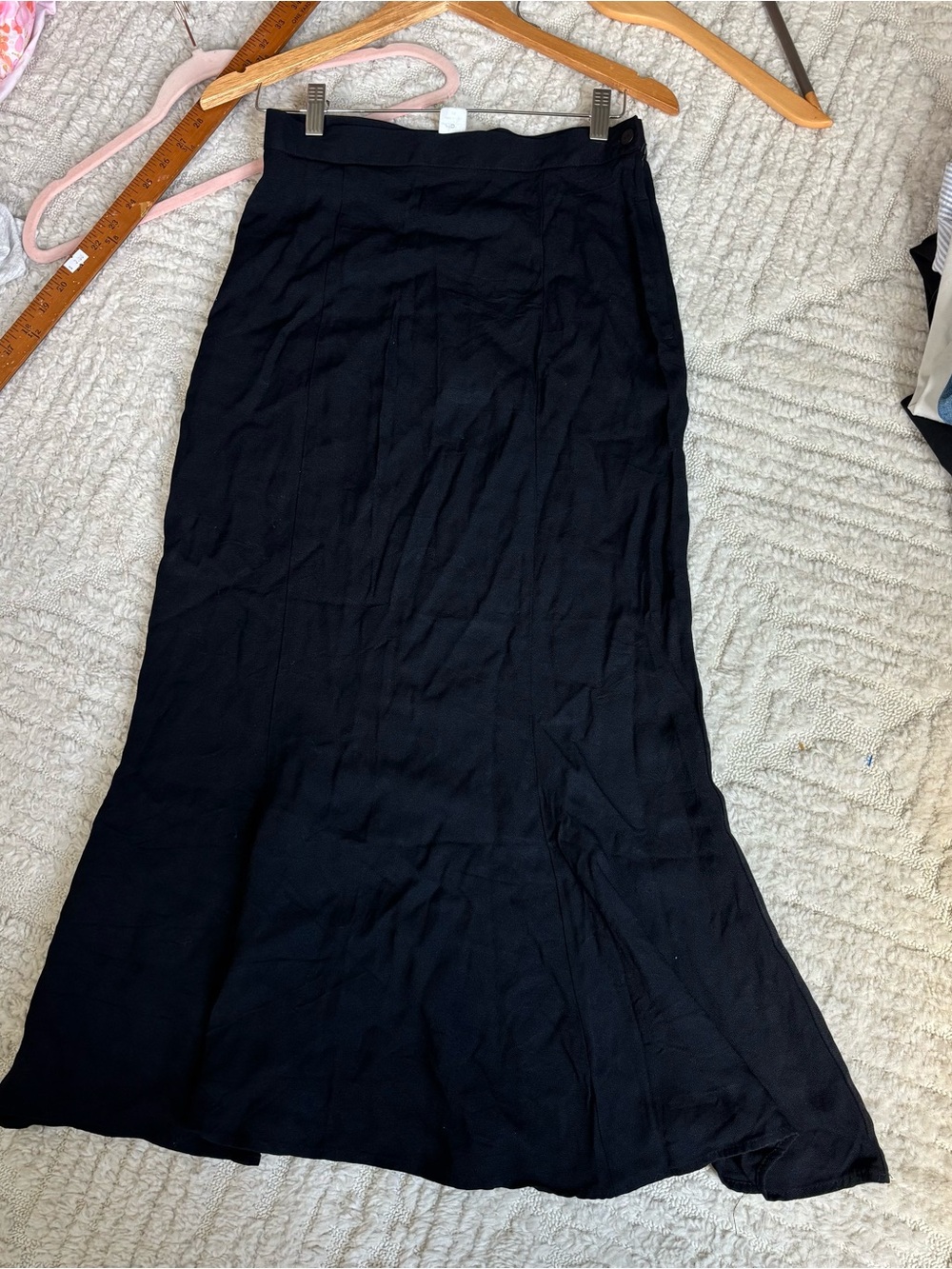 Vintage 90s classy Black Women's Skirt - Classic Flared Silhouette